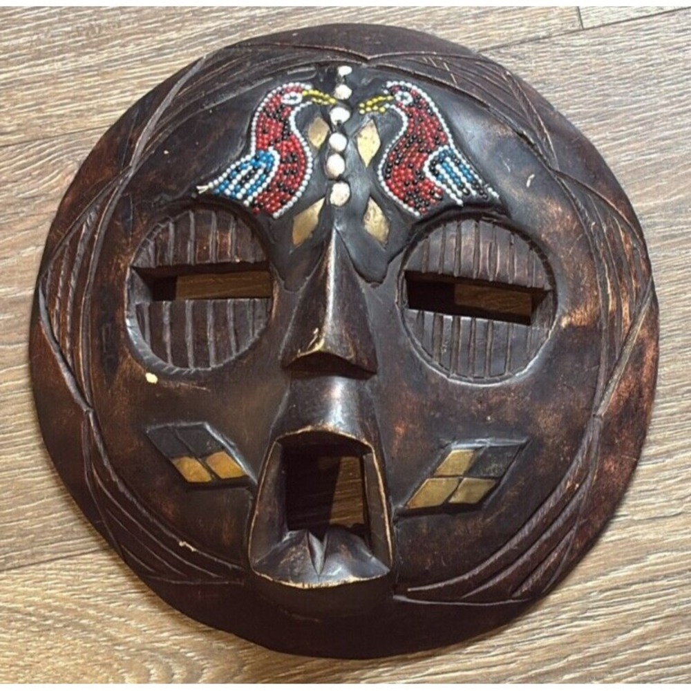 Africa Ghanaian Round Wood Beaded Mask Tribal 11"